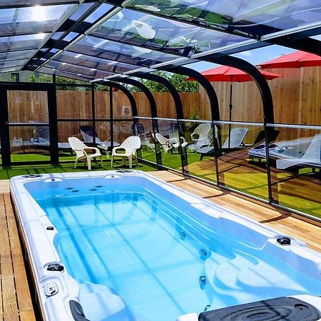 Hotel L'Oustalet Font-Romeu-Odeillo-Via Екстер'єр фото