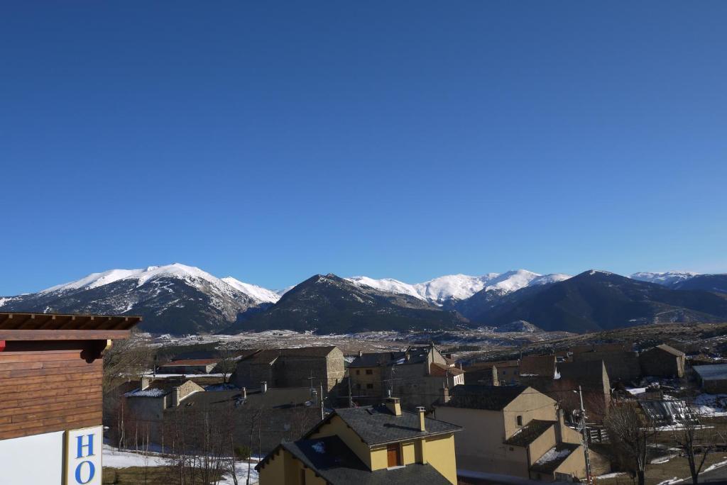 Hotel L'Oustalet Font-Romeu-Odeillo-Via Екстер'єр фото