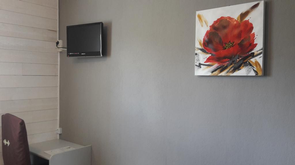 Hotel L'Oustalet Font-Romeu-Odeillo-Via Екстер'єр фото