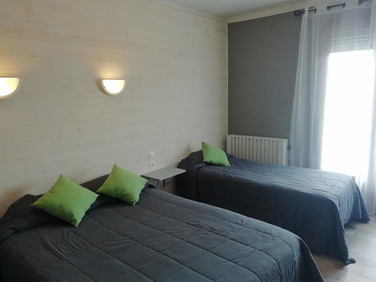 Hotel L'Oustalet Font-Romeu-Odeillo-Via Екстер'єр фото