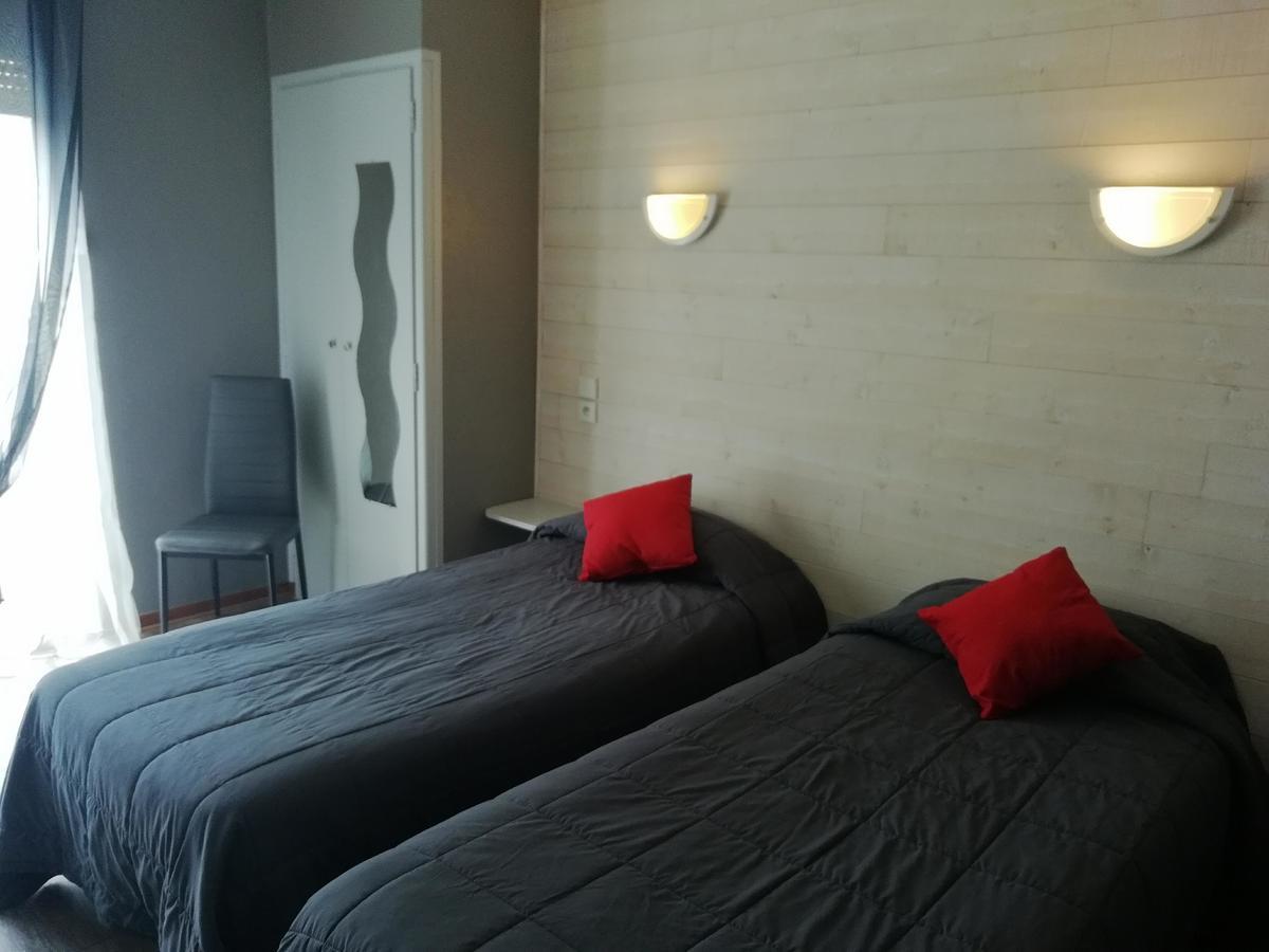 Hotel L'Oustalet Font-Romeu-Odeillo-Via Екстер'єр фото