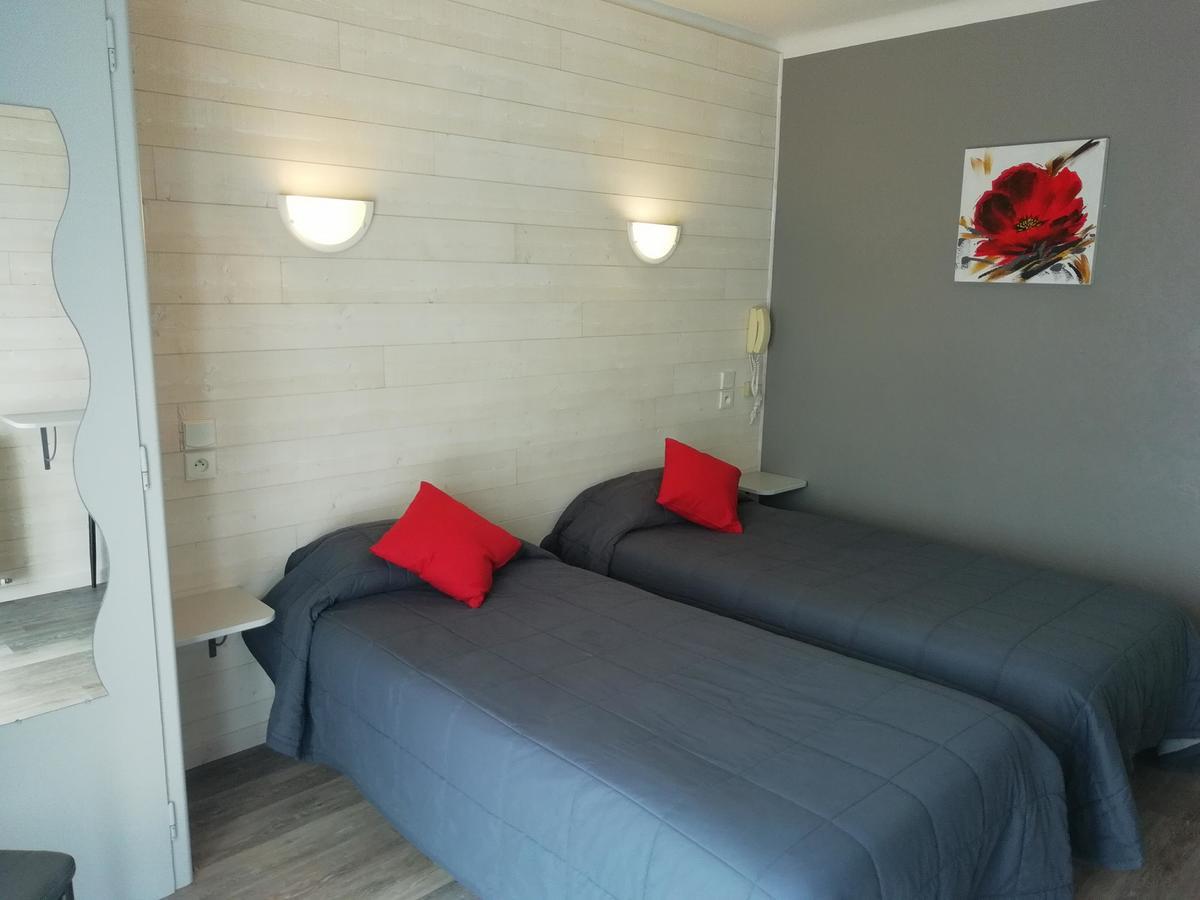 Hotel L'Oustalet Font-Romeu-Odeillo-Via Екстер'єр фото