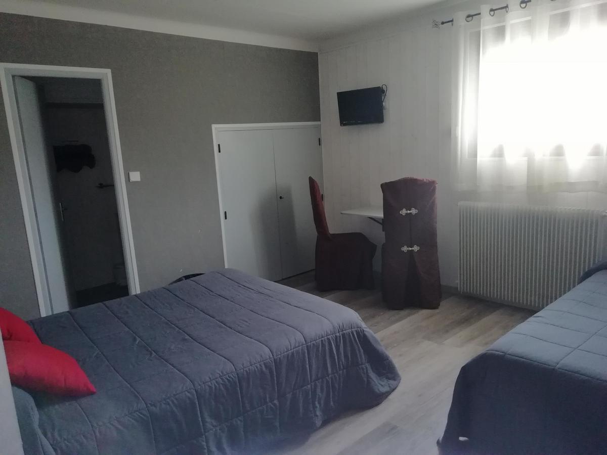 Hotel L'Oustalet Font-Romeu-Odeillo-Via Екстер'єр фото