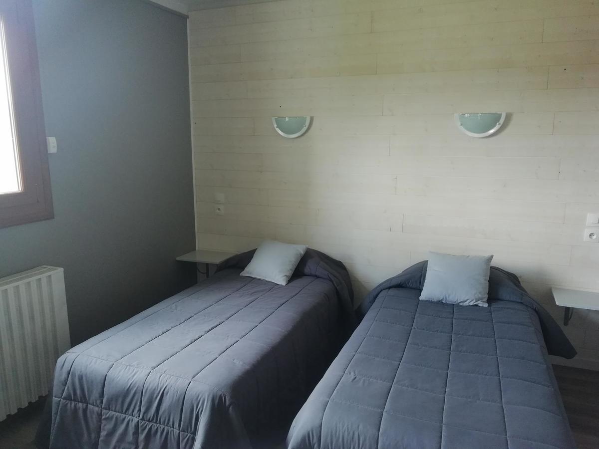 Hotel L'Oustalet Font-Romeu-Odeillo-Via Екстер'єр фото