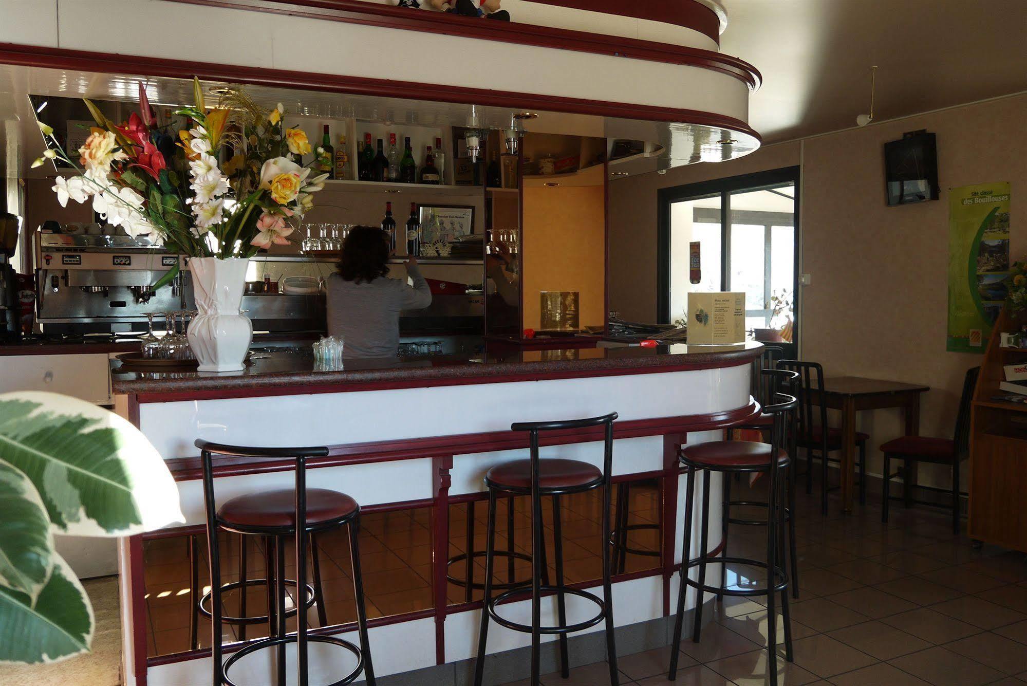 Hotel L'Oustalet Font-Romeu-Odeillo-Via Екстер'єр фото