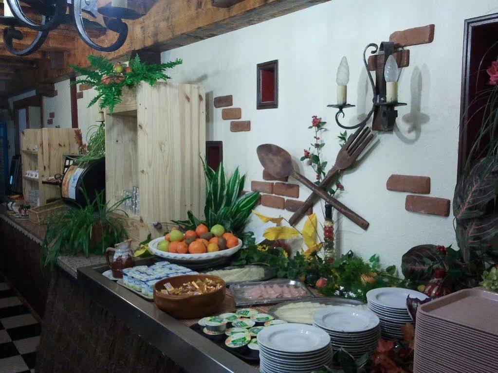 Hotel L'Oustalet Font-Romeu-Odeillo-Via Екстер'єр фото