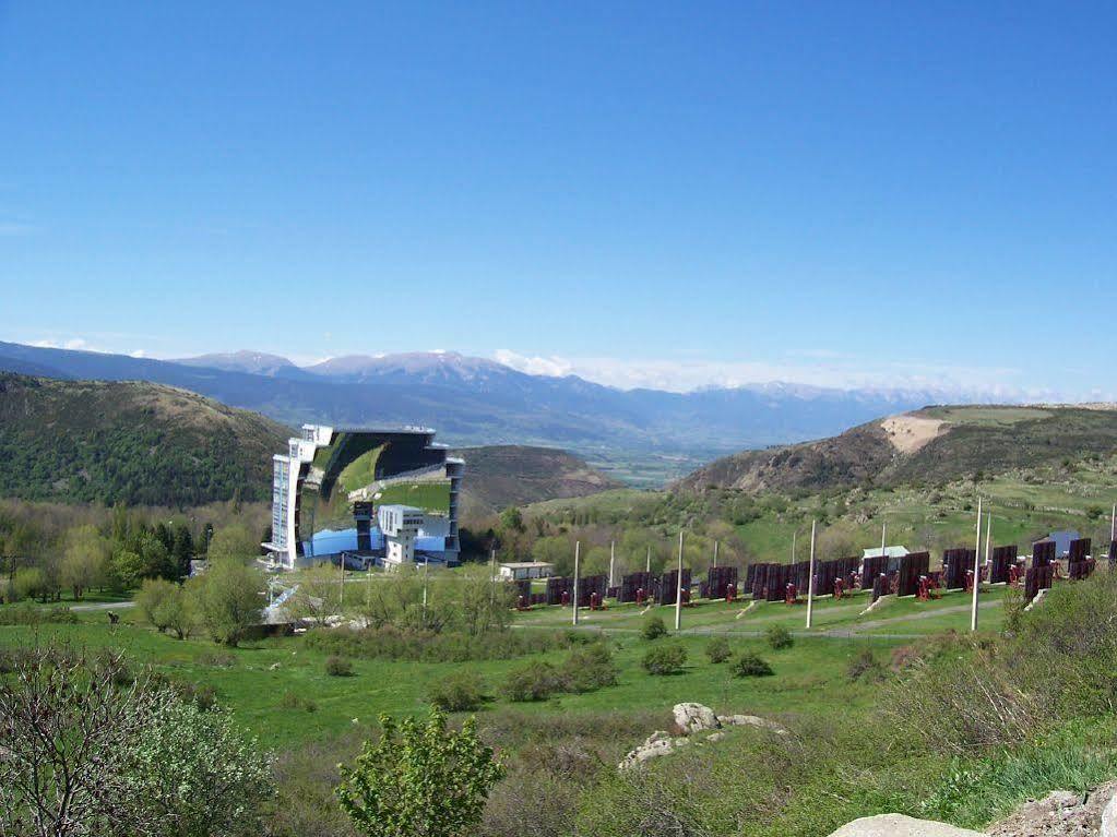 Hotel L'Oustalet Font-Romeu-Odeillo-Via Екстер'єр фото