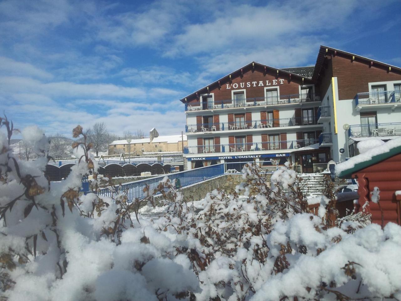 Hotel L'Oustalet Font-Romeu-Odeillo-Via Екстер'єр фото